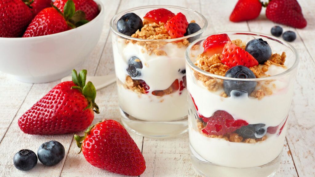 layered berry parfait