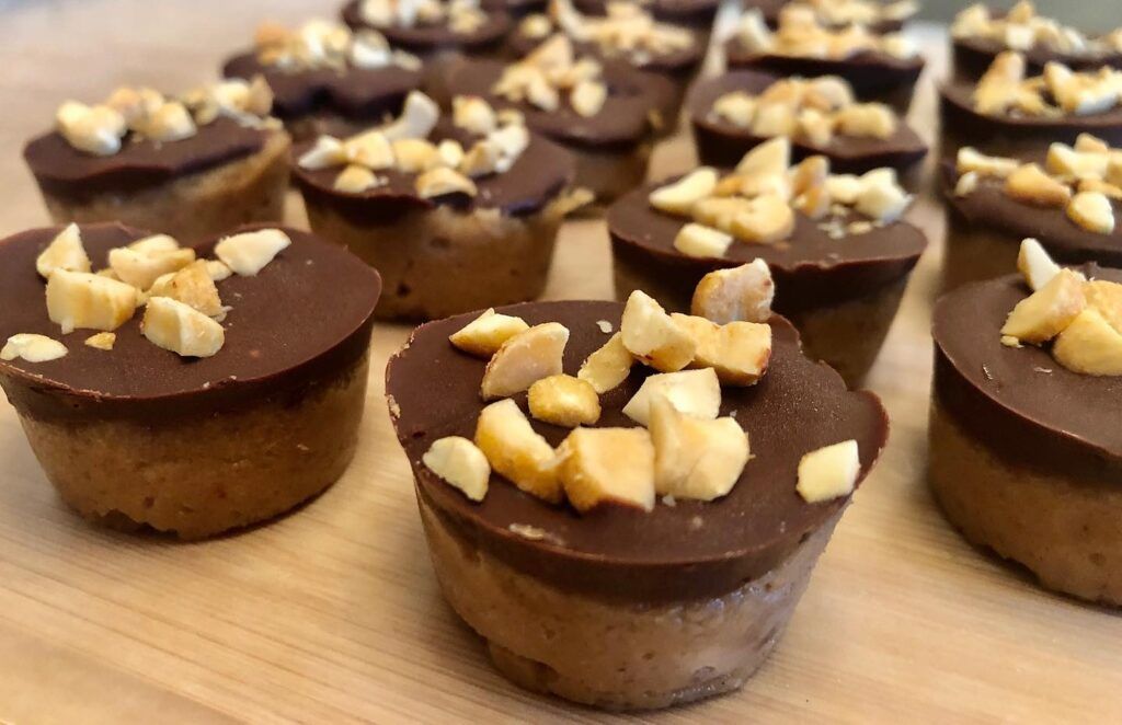 banana peanut butter chocolate cups