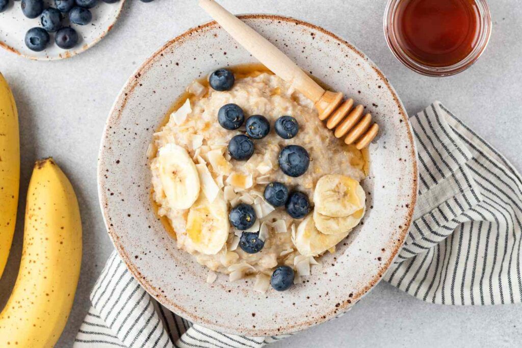 oatmeal bowl with honey and banana